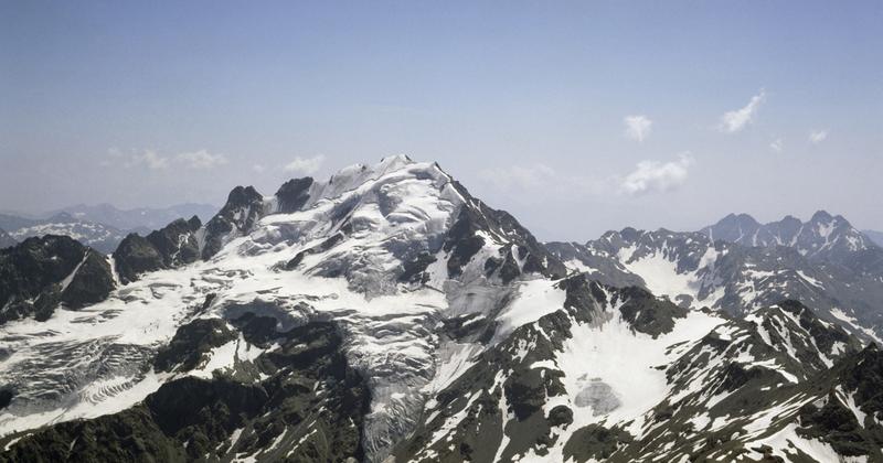 Nyári hóesés az olasz Alpokban: a májusi időjárás meglepetései