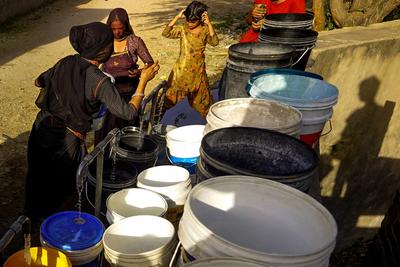 Rekordhőség Delhiben: az emberek víz nélkül maradnak