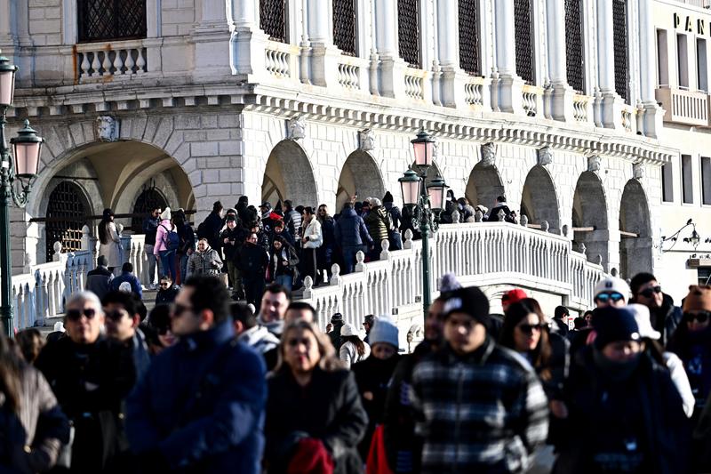 Velence új belépési díjat vezet be a turizmus szabályozására