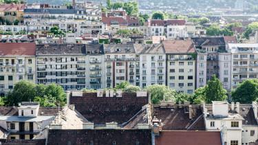 Magyarországon négypercenként adnak el egy lakást