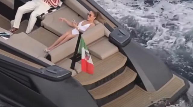 Jennifer Lopez luxusjachtos olaszországi vakációjáról számolunk be