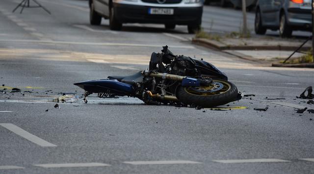 Motoros életét vesztette Győr közelében egy közlekedési balesetben
