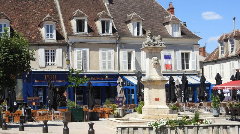 Egy francia kisváros egy euróért kínál házat a népességfogyás ellen
