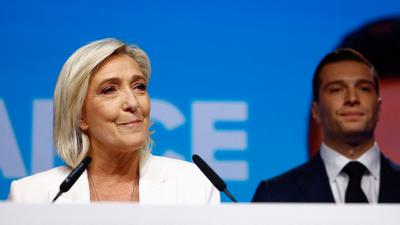 Francia választások: A szélsőjobb előretörése és a politikai válság kockázata