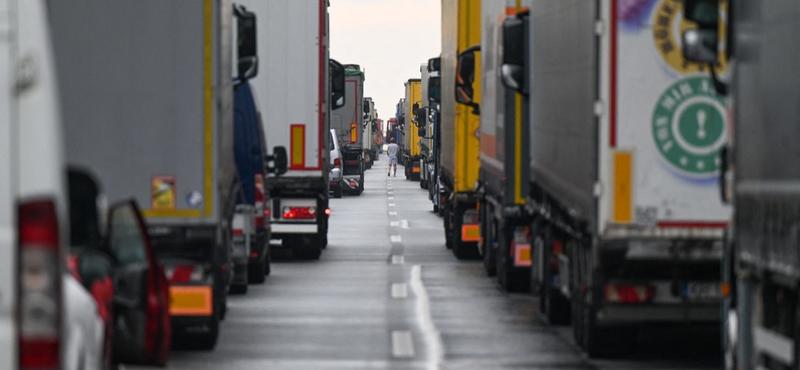 Magyarországon súlyosbodik a kamionsofőrhiány a közelgő nyugdíjazásokkal