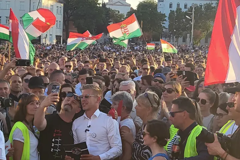 Magyar Péter záró nagygyűlése Győrben - tömegek és politikai ígéretek