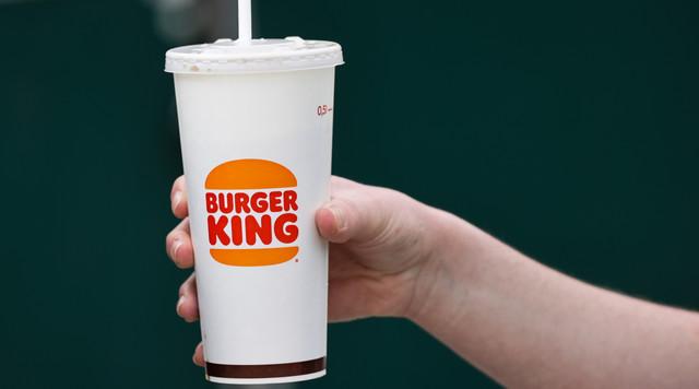 Burger King teszteli az újrahasznosítható poharakat a környezettudatos változásért