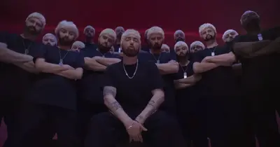 Eminem bejelenti a The Death of Slim Shady albumot a rajongók örömére