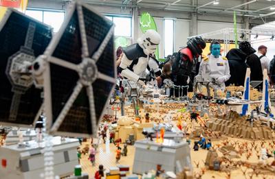 Óriási LEGO dioráma a Budapest Comic Conon: rekordot döntött a Lázadók bolygója