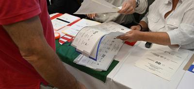 Újraszavazást rendeltek el Szegiben és Nagytarcsán választási csalás miatt