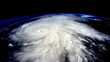 Beryl hurrikán tombol a Karib-tengeren, több szigetet is sújt