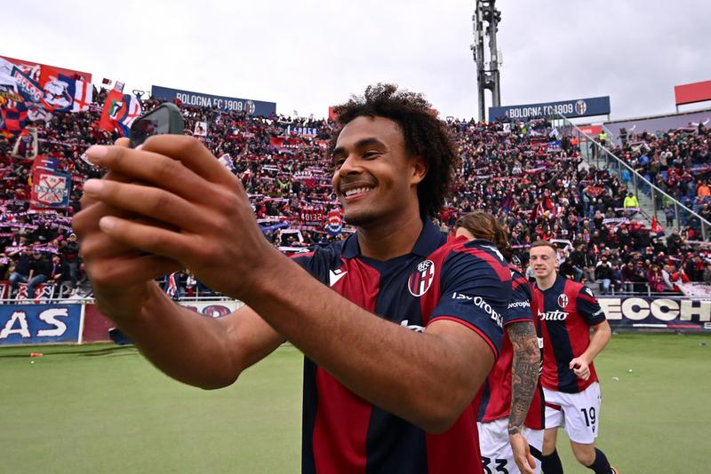 Joshua Zirkzee a Milanban képzeli el jövőjét a Bologna sikerei ellenére