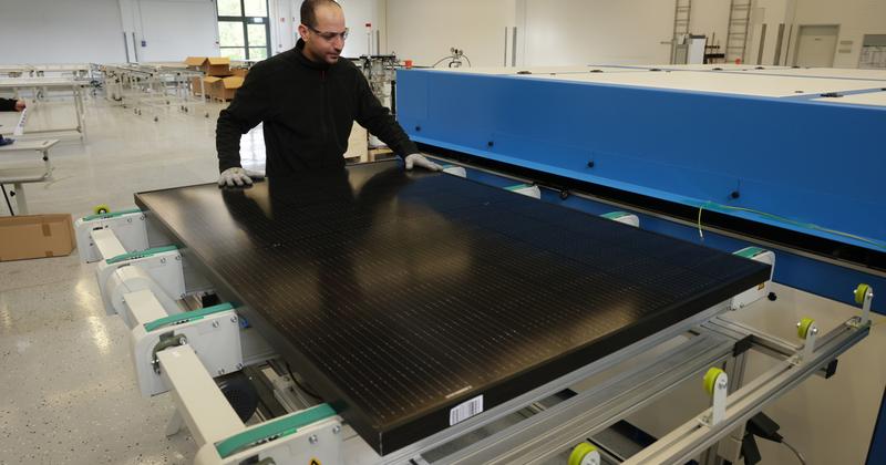 Magyar innováció változtathatja meg a napelemparkok telepítését