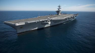 Jemeni lázadók fenyegetik az USS Theodore Roosevelt repülőgép-hordozót