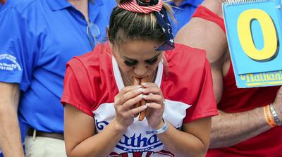 A világ legbrutálisabb hot dog evőversenyén dőltek meg a rekordok