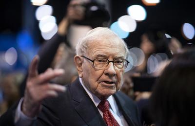 Warren Buffett figyelmeztet a mesterséges intelligencia veszélyeire