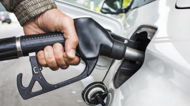 Benzinár emelkedik szombaton, a gázolaj ára változatlan marad