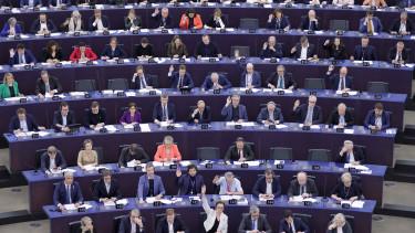 Európai Parlamenti képviselők azonnali bírságokat követelnek Magyarországnak