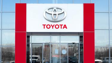 Toyota részvények zuhanása hamis tesztek miatt, Yaris Cross sikere
