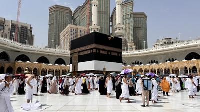Százas nagyságrendű halálesetek a mekkai zarándoklaton hőguta miatt