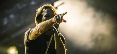 Pearl Jam kénytelen több európai koncertjét lemondani