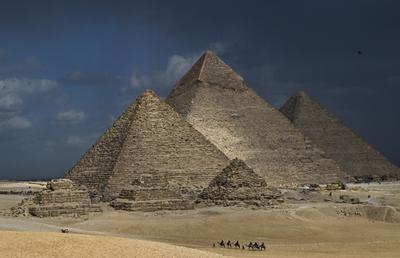Az egyiptomi piramisok építésének titka: új felfedezés a Nílus mentén