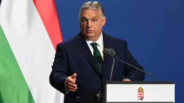 Orbán Viktor élő interjúja: új modellek a Mercedesnél és kormányzati változások