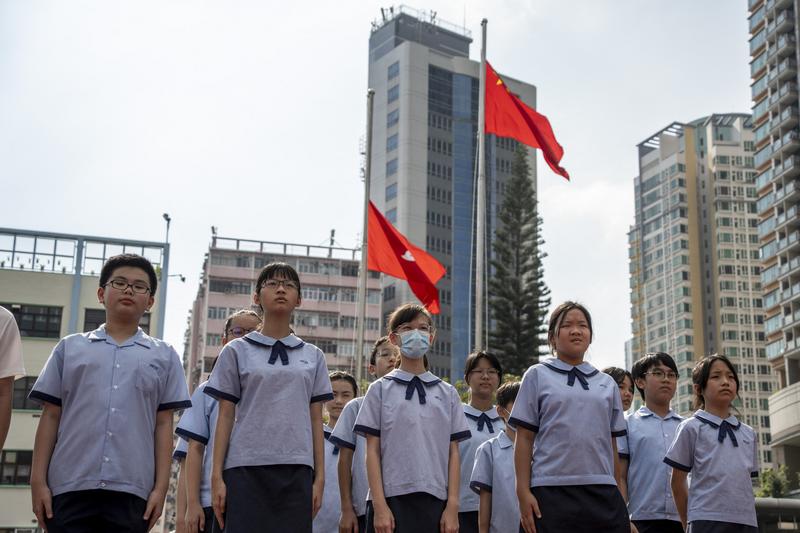 Hongkongi diákoknak erőteljesebben kell énekelniük a kínai himnuszt