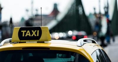 Taxisofőrt fenyegettek meg a budapesti taxizónáért vívott harcban