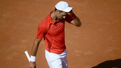 Novak Djokovic meglepő kiesése egy palackos incidens után Rómában