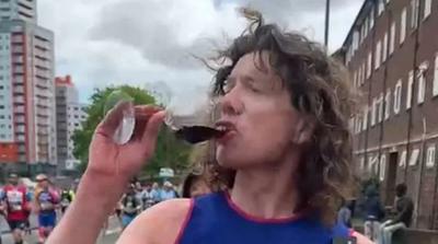 Tom Gilbey boros kihívása: Egy maraton, 25 pohár bor