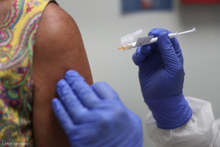 Új vakcinaváltozatok az USA-ban: a koronavírus új variánsai és az őszi oltási terv
