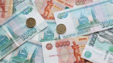 Oroszország költségvetési hiánya közel az éves előirányzathoz az első négy hónapban