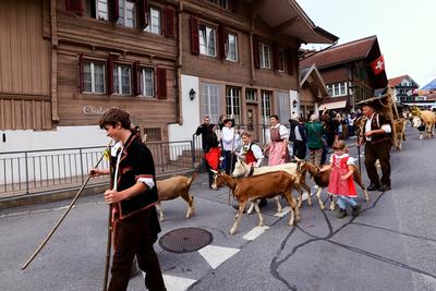 Lauterbrunnen falu belépődíjat tervez az autós napituristák számára