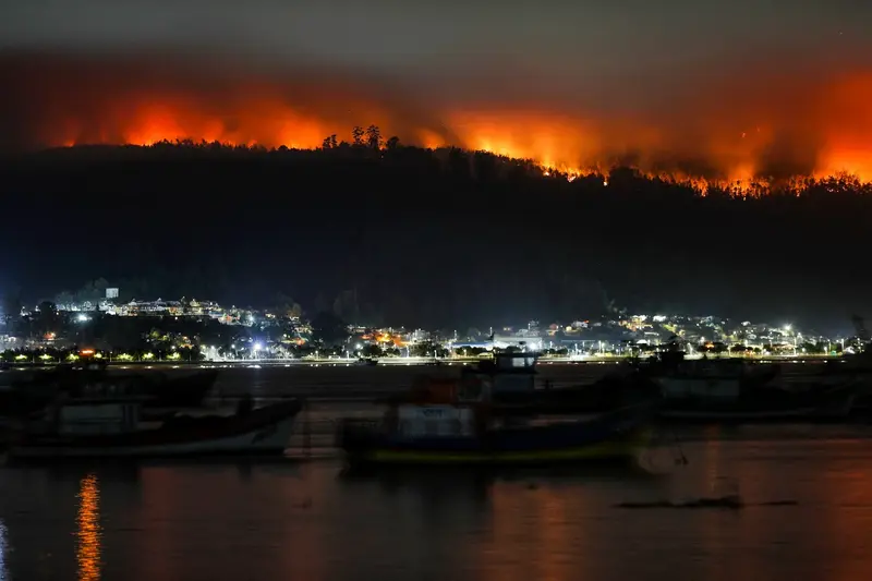 Két férfi a gyanúsítottja Chile történetének legsúlyosabb erdőtüzének