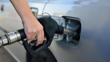 Családi benzinkutak harca a túlélésért és az adórendszer reformjáért