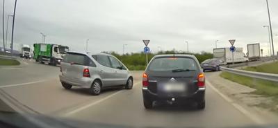 Mercedes sofőr szabálytalankodása az M0-son a közút kameráin is