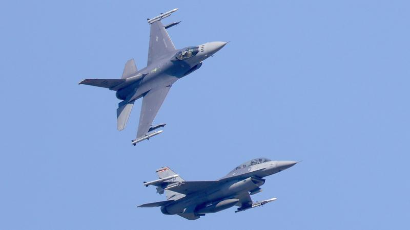 Az első F-16-os vadászgépek megérkeztek Ukrajnába