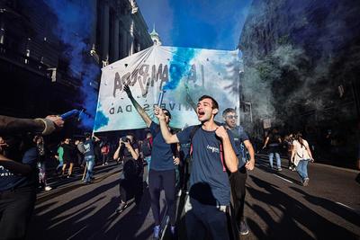 Argentínában az infláció és a metrójegy árak megugrása okoz gondot