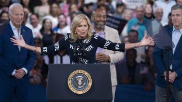 Jill Biden a férje, Joe Biden támogatására kéri a Demokrata Párt donorjait