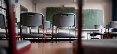 Szexuálisan zaklatta a diákját: vádat emeltek egy tanár ellen Szentesen