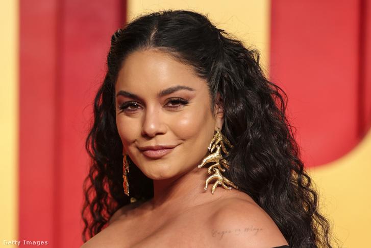 Vanessa Hudgens kiakadt a kórház előtt leselkedő fotósokra