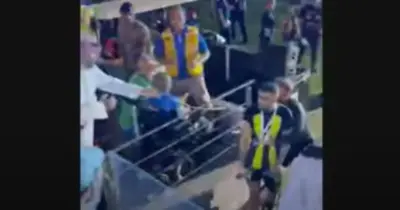 Szurkolói erőszak a Szaúdi Szuperkupa döntőjében: ostoros támadás egy játékos ellen