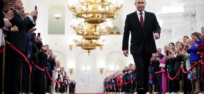 Putyin hatodik ciklusának kezdetén eltökélt és magabiztos