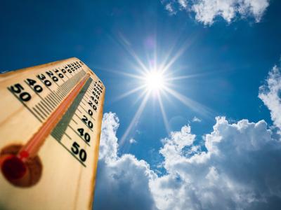 Hőség csúcsa a hétvégén - rekordok dőlhetnek meg a hőmérsékletben