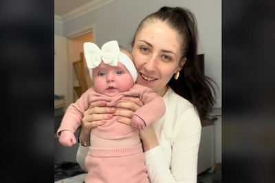 22 éves anya megosztotta: kisbabáját összekeverték egy kórházban