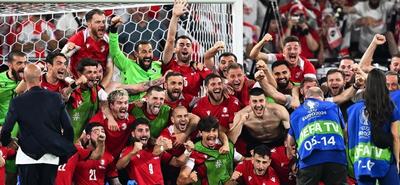 Grúzia és Spanyolország meccse: Ki nyeri a meglepetésrangadót?