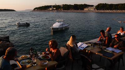 Mennyit kereshet egy szakács Horvátországban a nyári szezonban?
