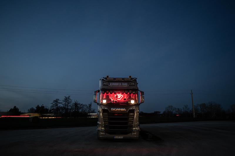 A kamionsofőrök rejtett élete: Otthon a végtelen úton