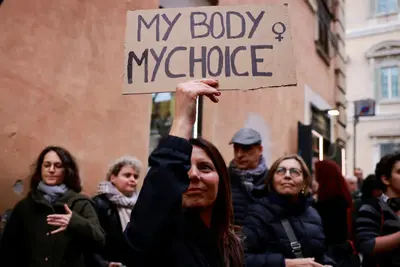 Olaszországban az abortuszellenesek bevonásával változik a tanácsadási folyamat